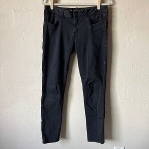 American Eagle black jegging low rise